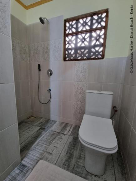 Apartmenthaus Salama Villen In Diani Playa de Diani Exterior foto