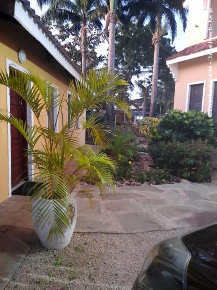 Apartmenthaus Salama Villen In Diani Playa de Diani Exterior foto
