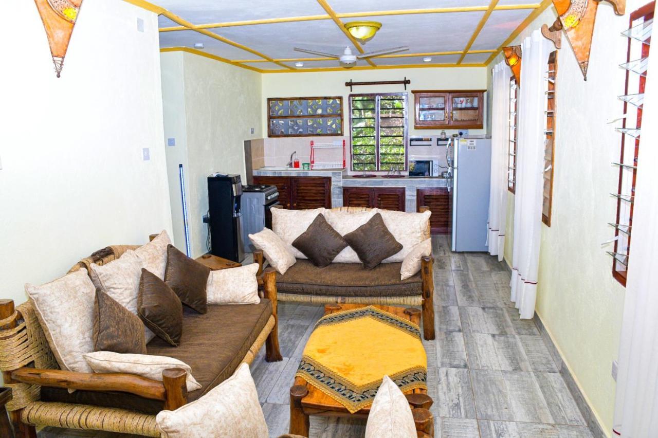 Apartmenthaus Salama Villen In Diani Playa de Diani Exterior foto